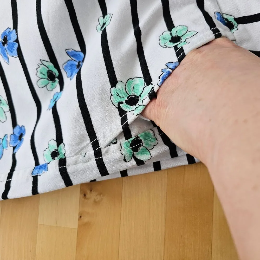 Elle Venice White Shorts Blue Flowers Striped floral preppy chino shorts Size 16 - Picture 4 of 13
